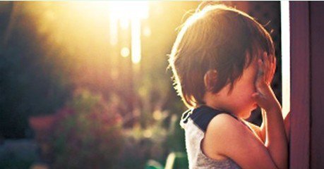 孩子有斜視常常被其他小孩欺負(fù)、起外號(hào)