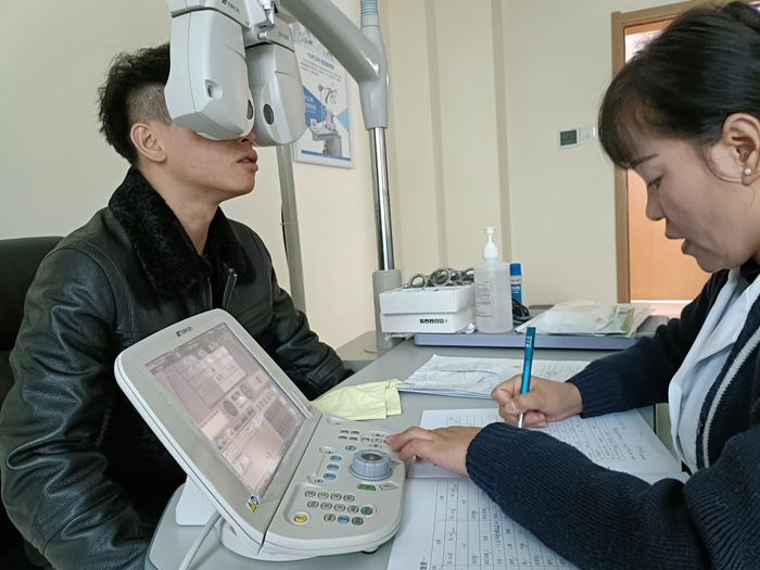 300度近視拖到900度近視，近視手術(shù)是什么感受？