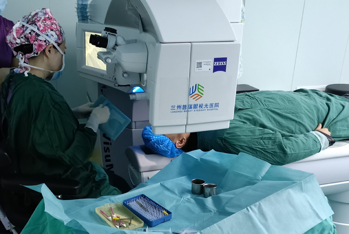 300度近視拖到900度近視，近視手術(shù)是什么感受？